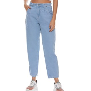 AKA CHIC Women's Regular Fit Jeans at Rs.899